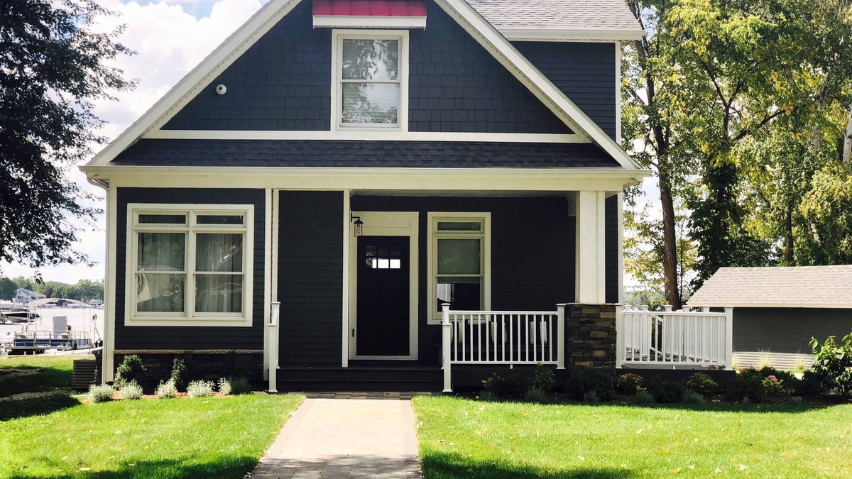 Pinckney House | Belle Vie on Portage Lake great for families or groups of friends