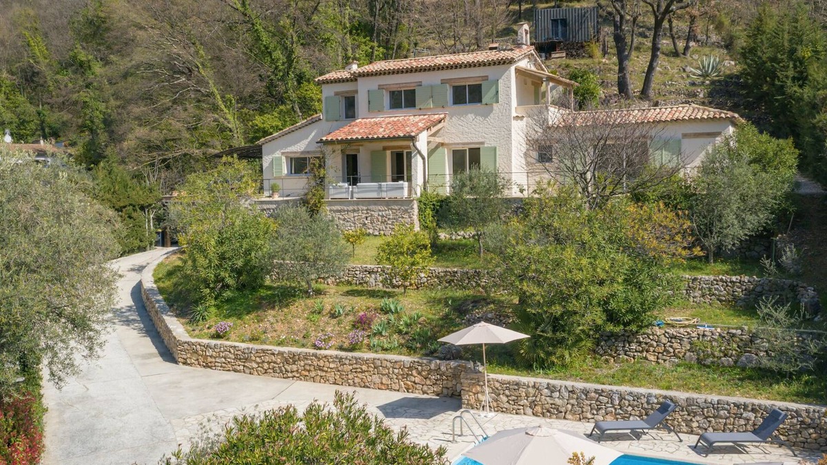Le Bar-sur-Loup Villa | Belle Villa Climatisée Avec Piscine