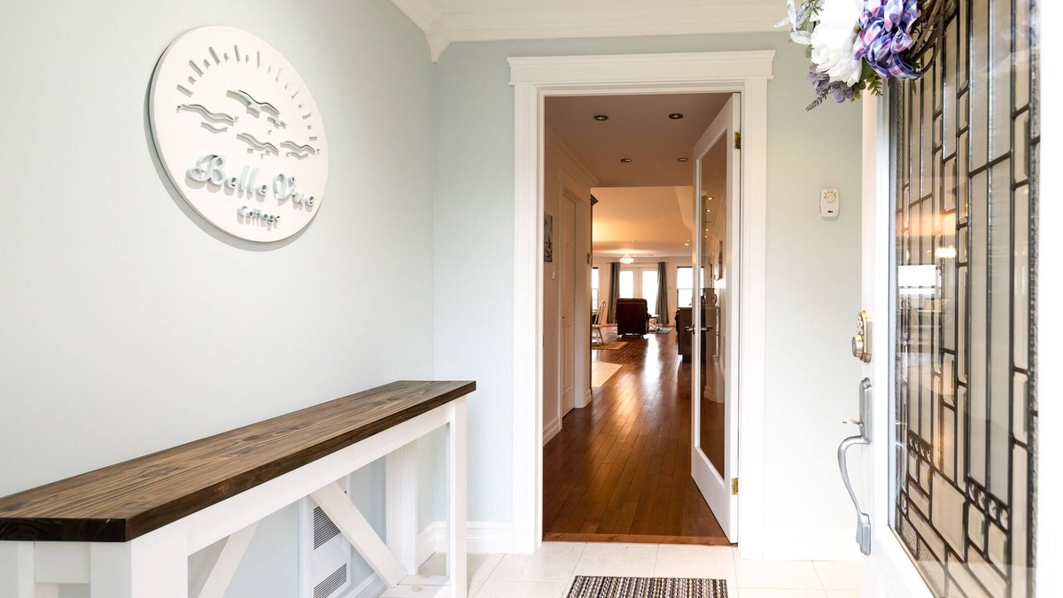Terra Nova House | Belle Vue Cottage, An Expansive Ocean-View, Limited Mobility Friendly Home