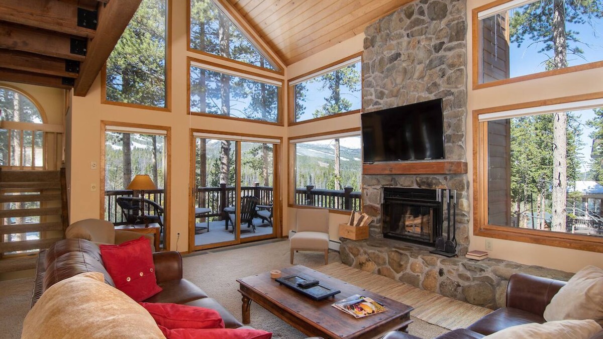 Warrior's Mark West House | Belle Vue Estate: Mountain Views and Private Hot Tub