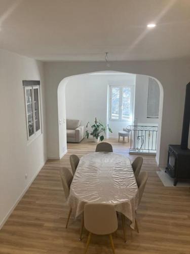 Vaison-la-Romaine Apartment | Belle vue sur le Pont Romain