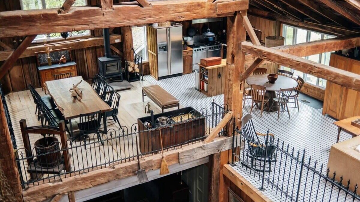 Fleischmanns House | Belleayre Barn: 1900s Barn w/Hot Tub + Mtn Views
