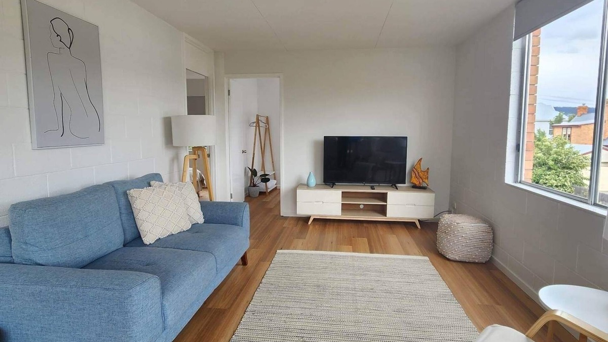 Rosny Apartment | Bellerive Bluff 2 Bedroom Apartment has water views, close to Restaurants, Beach