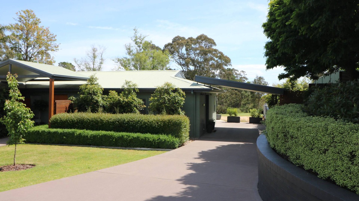 Wolumla House | Bellevue Haven - 1 bedroom, pet friendly apartment away from it all. 3+ nights