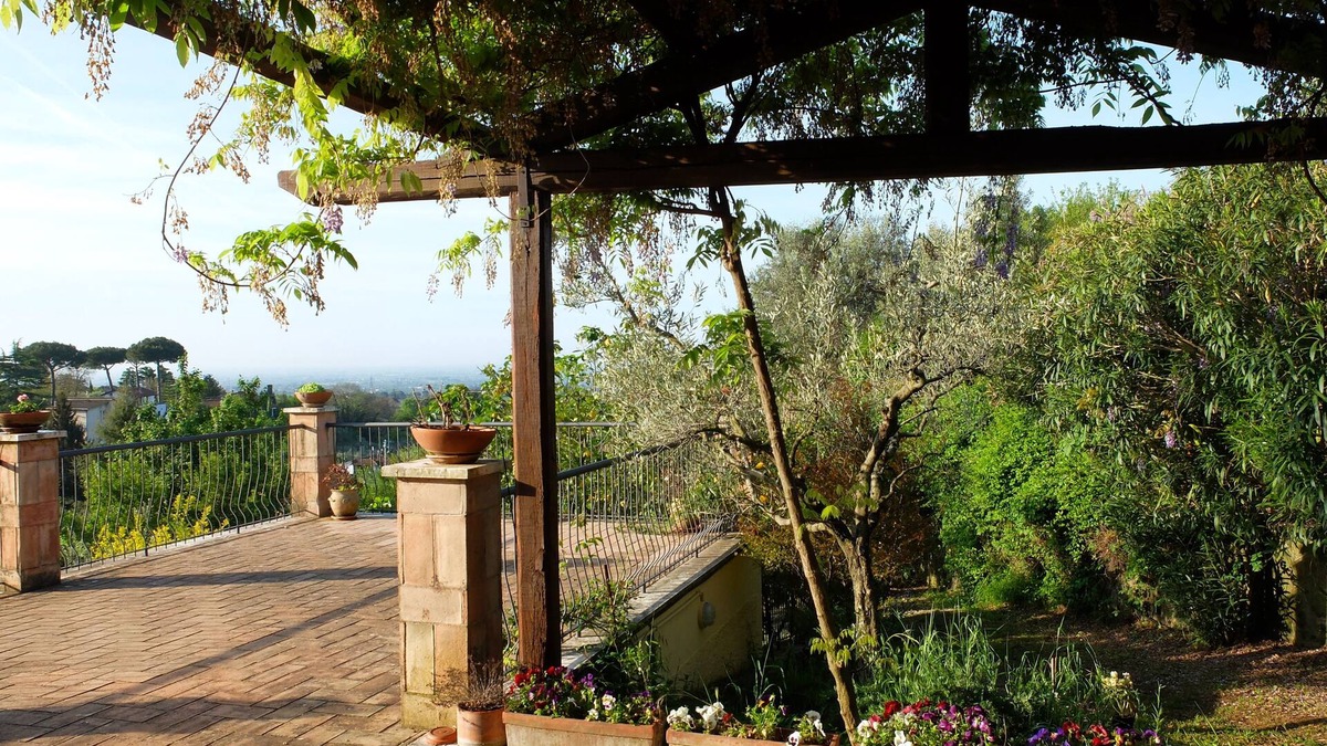 Velletri Cottage | Bellevue, home in the green