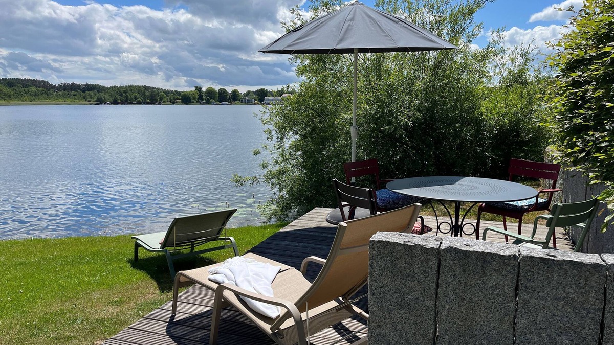 Krakow am See Apartment | Bellin apartment for the whole family right on the water - Bellin
