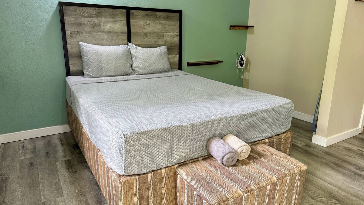 Colonarie Apartment | Belmont Apartments/Modern affordable accommodations