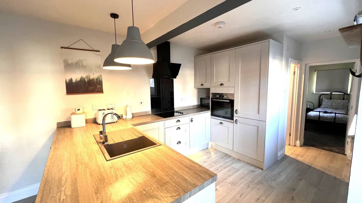 Bursledon House | Belmont House with City View