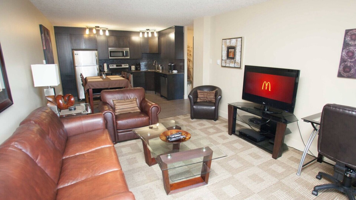 Connaught Condo | Beltline PH708