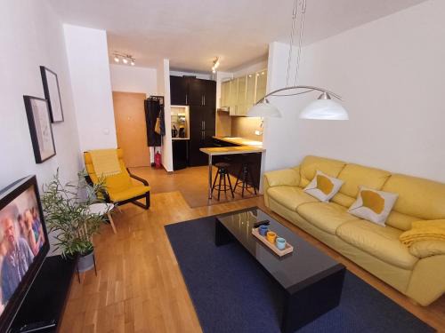 Gyongyos Apartment | Belvárosi apartman