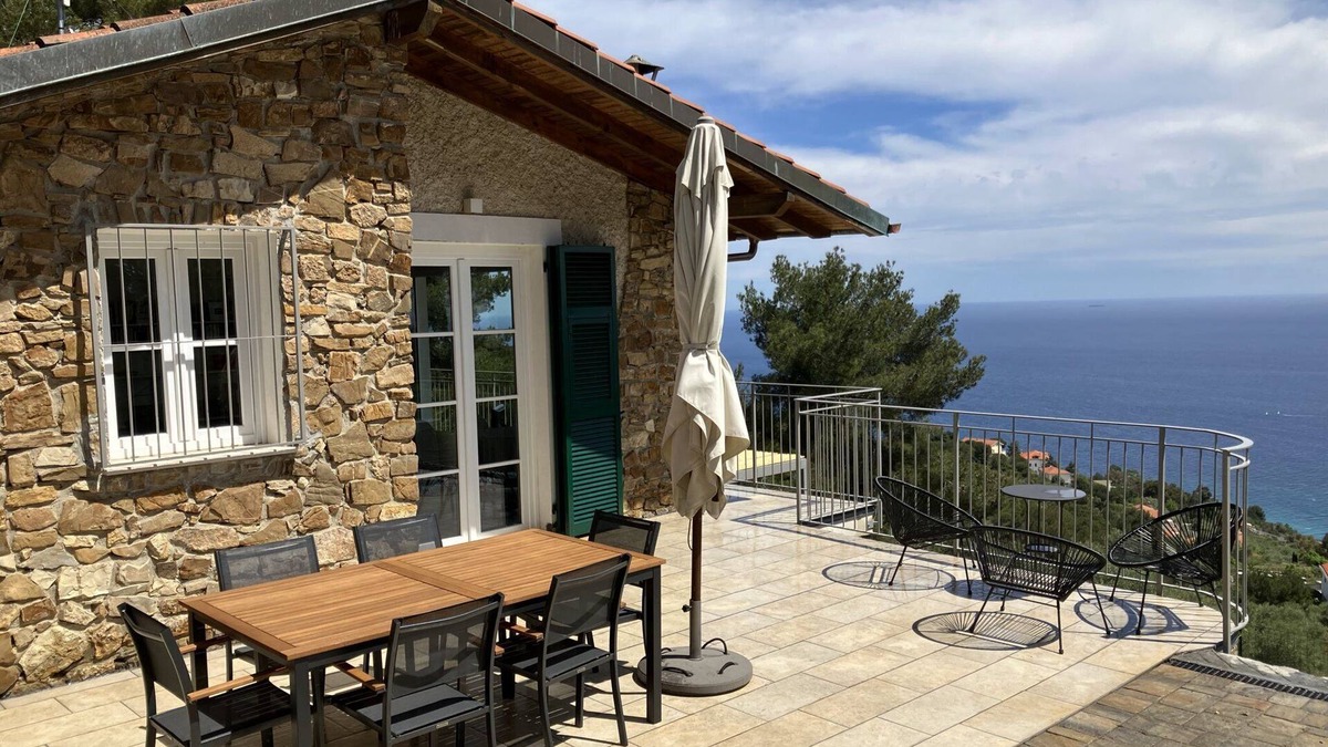 Cipressa Cabin | BELVEDERE, detached house with view-Apartment + dependance (CITRA 008021-LT-0024e25)
