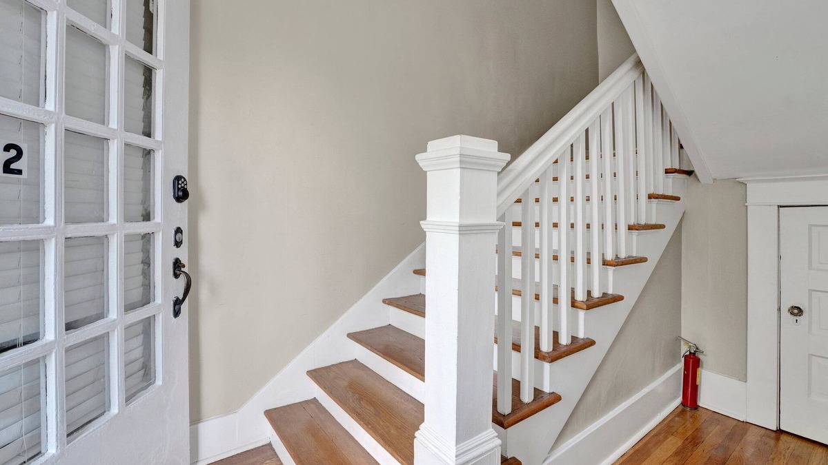 Central Gardens Apartment | Belvedere Manor 4 Quiet 1-king bed apt Memphis Midtown, 4min to hospital, up