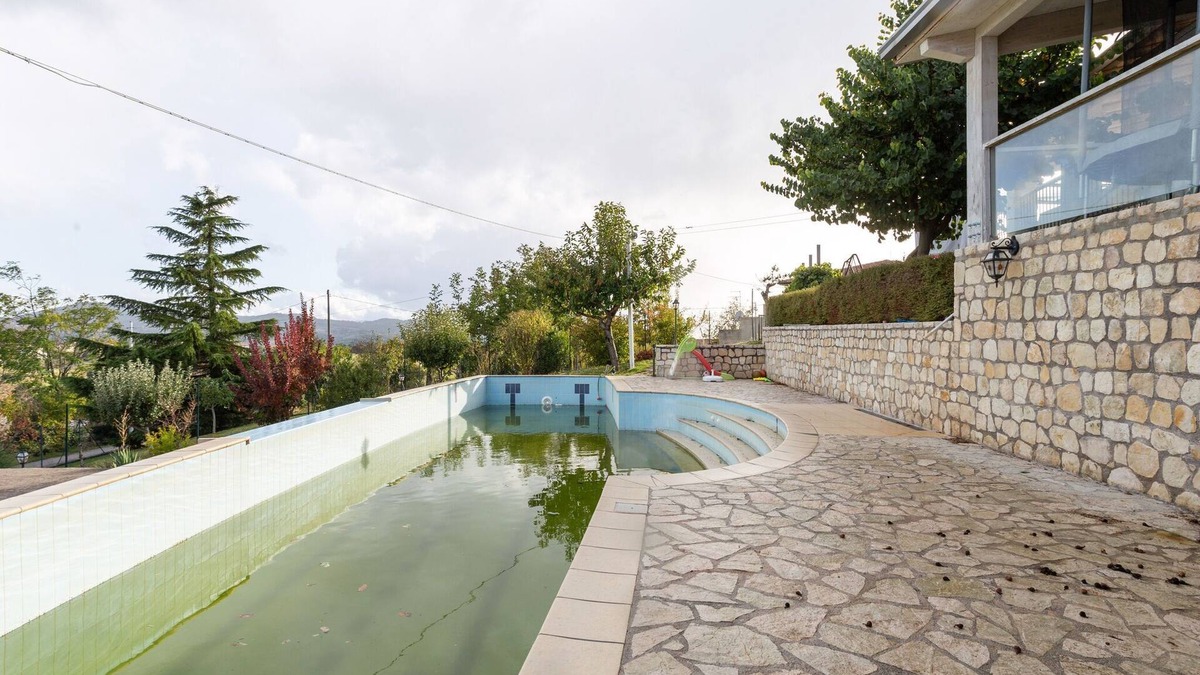 Campobasso Apartment | Belvilla by OYO Becampobasso apt blue