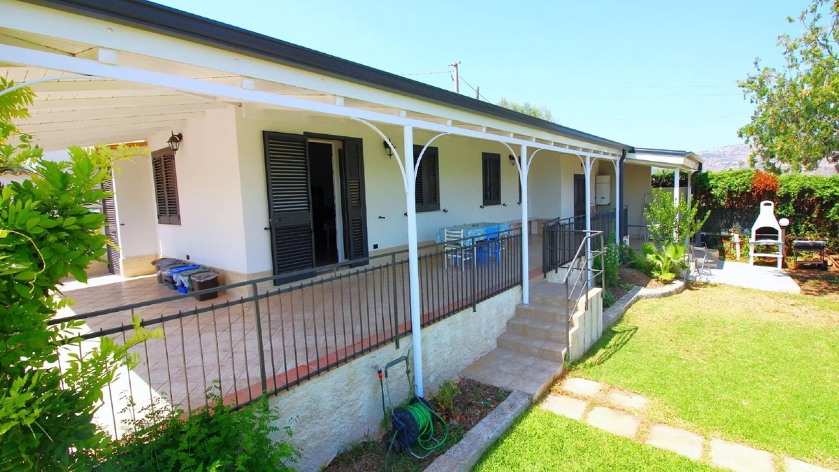 Solarino House | Belvilla by OYO holiday home with private pool
