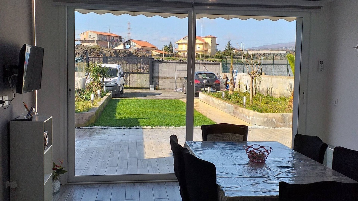 Villaggio del Pino-Le Ginestre House | Belvilla by OYO La casa di Giada
