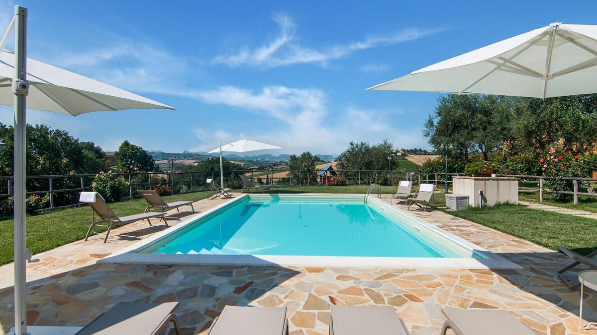Ostra Vetere House | Belvilla by OYO Montenovo Villa