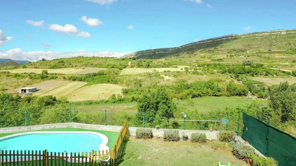 Salinillas de Buradon Villa | Belvilla by OYO La Bodeguilla