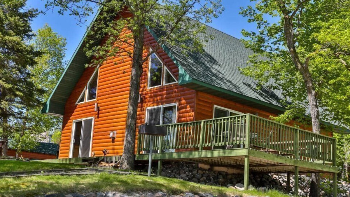 Puposky Cabin | Bemidji Lakefront Getaway - Private Beach & Resort Amenities