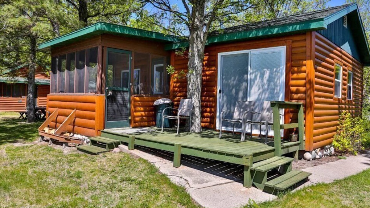 Puposky Cabin | Bemidji Lakefront Retreat - Sunset Views & Prime Fishing Location