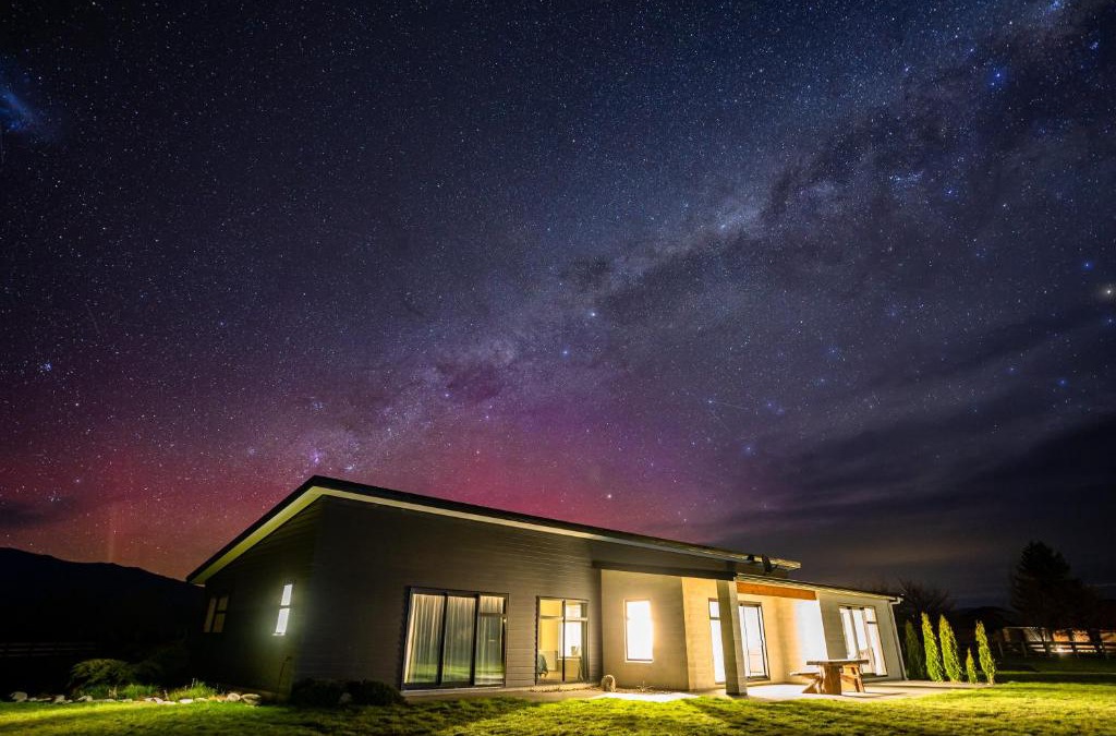 Twizel House | Ben Ohau Views On The Drive