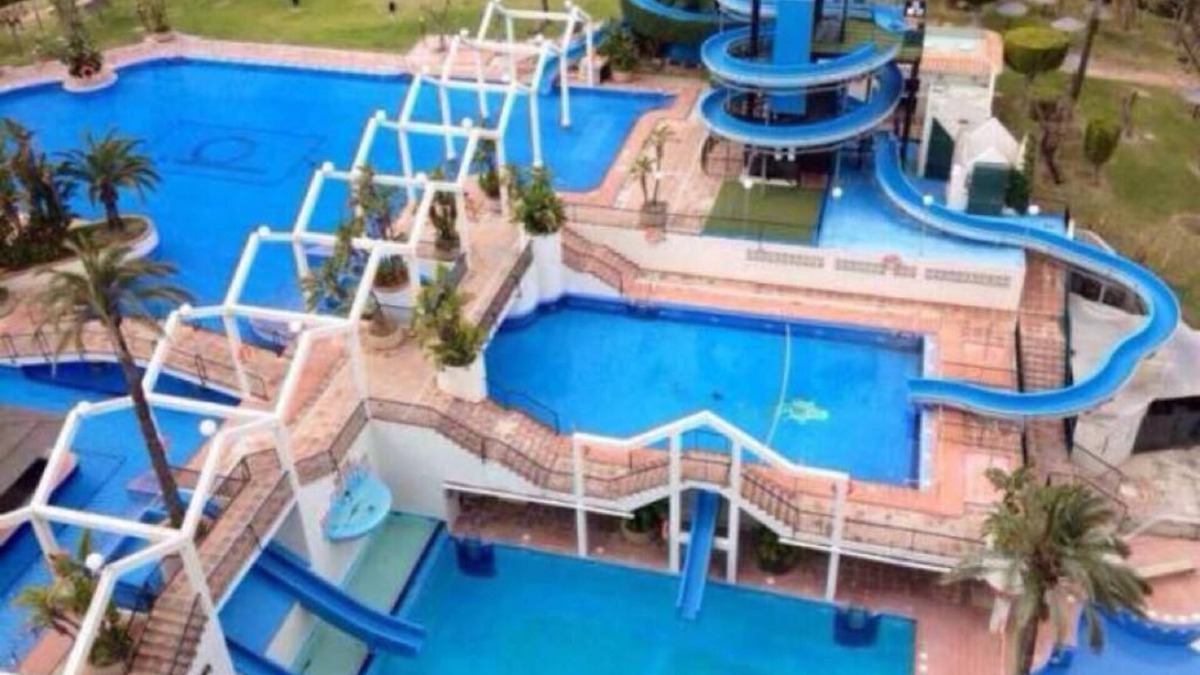 Benalmadena Costa Apartment | Benal Beach resort Benalmadena Malaga pools and slides wifi parking,