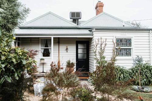Queenscliff House | Benambra Cottage c1860