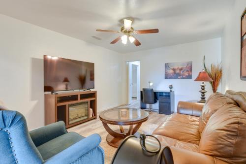 Fort Worth Apartment | Benbrook Vacation Rental with Yard Near Fort Worth!