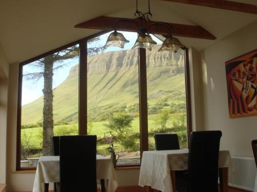 Mullaghnaneane Bed & Breakfast | Benbulben Farmhouse B&B