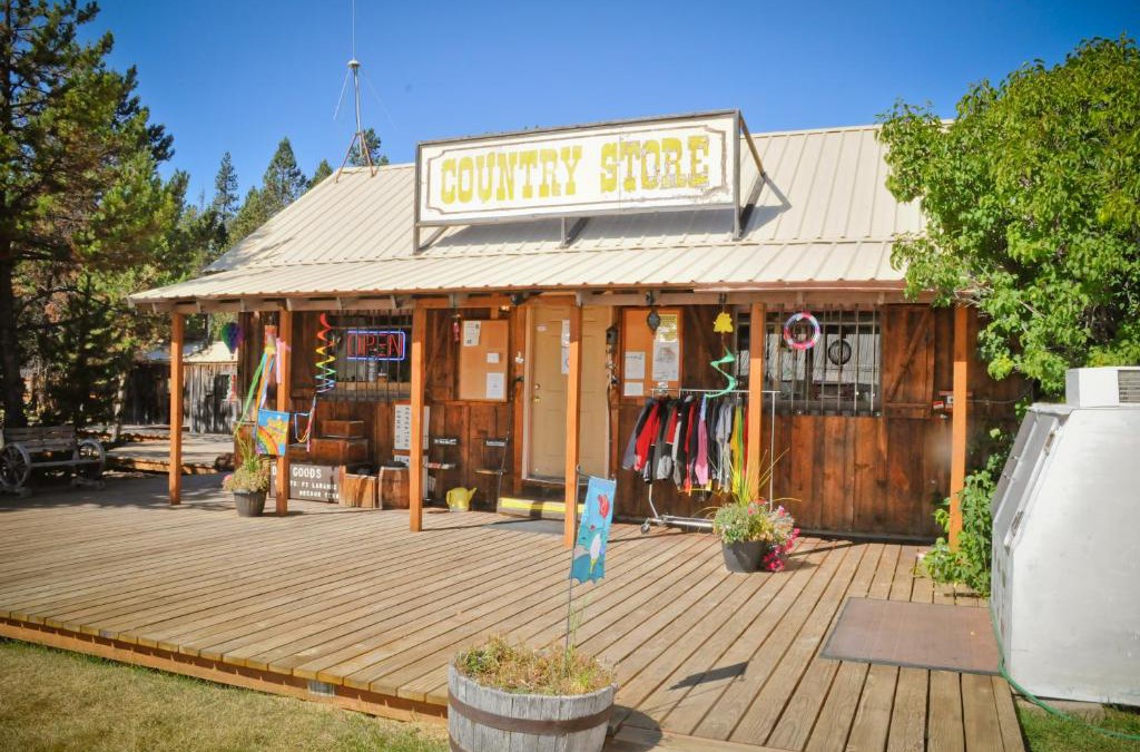 Three Rivers Resort | Bend-Sunriver Camping Resort 24 ft. Yurt 9