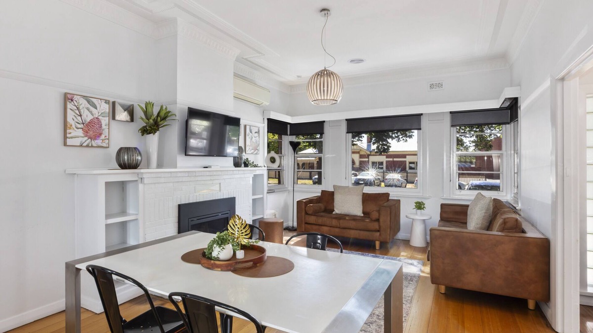 Bendigo House | Bendigo Signature Accommodation on Hargreaves