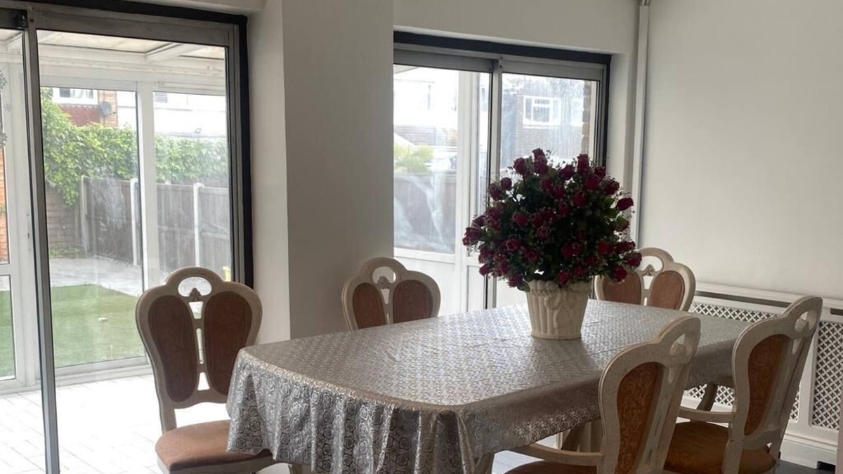 South Benfleet House | Benfleet Essex Homely Environment Atmosphere