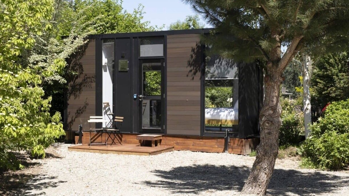 Ettrick House | Benger Garden 2 by Tiny Away