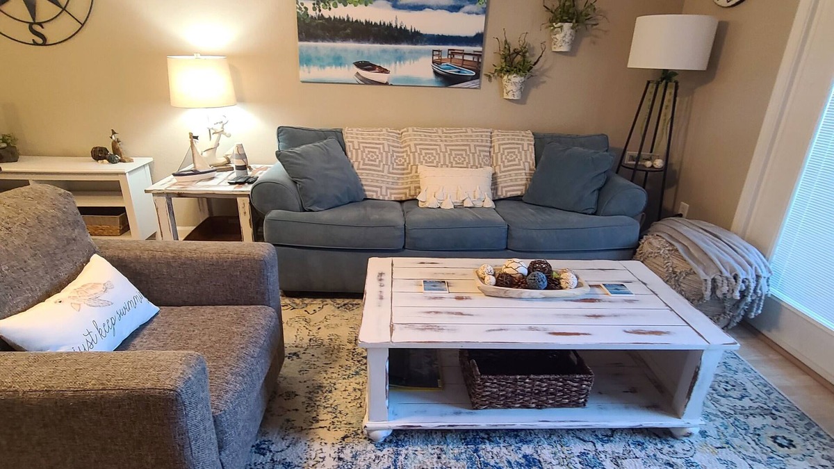 Fairfield Bay Condo | Benjamin's by the lake/nWalk to cool pool