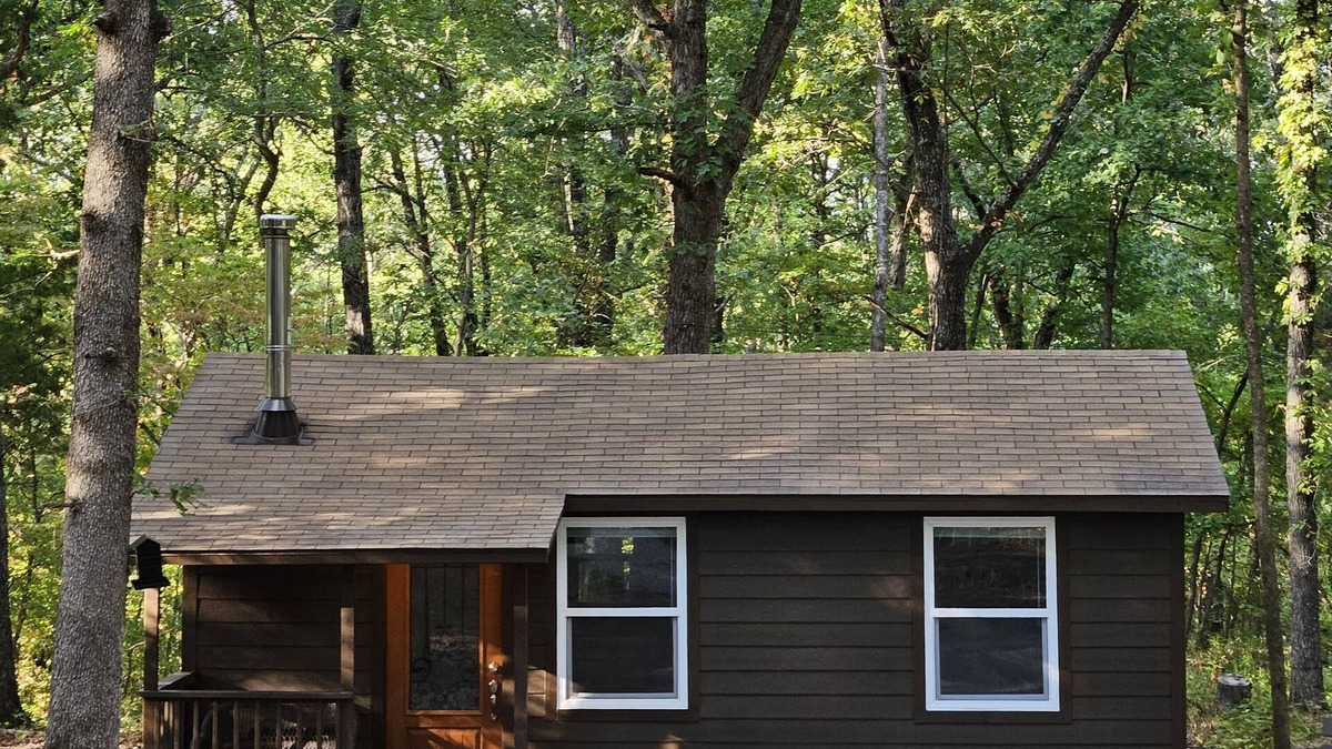 Lebanon Cabin | Bennettscape Tiny Cabin by beautiful Bennett Spring State Park Lebanon Missouri