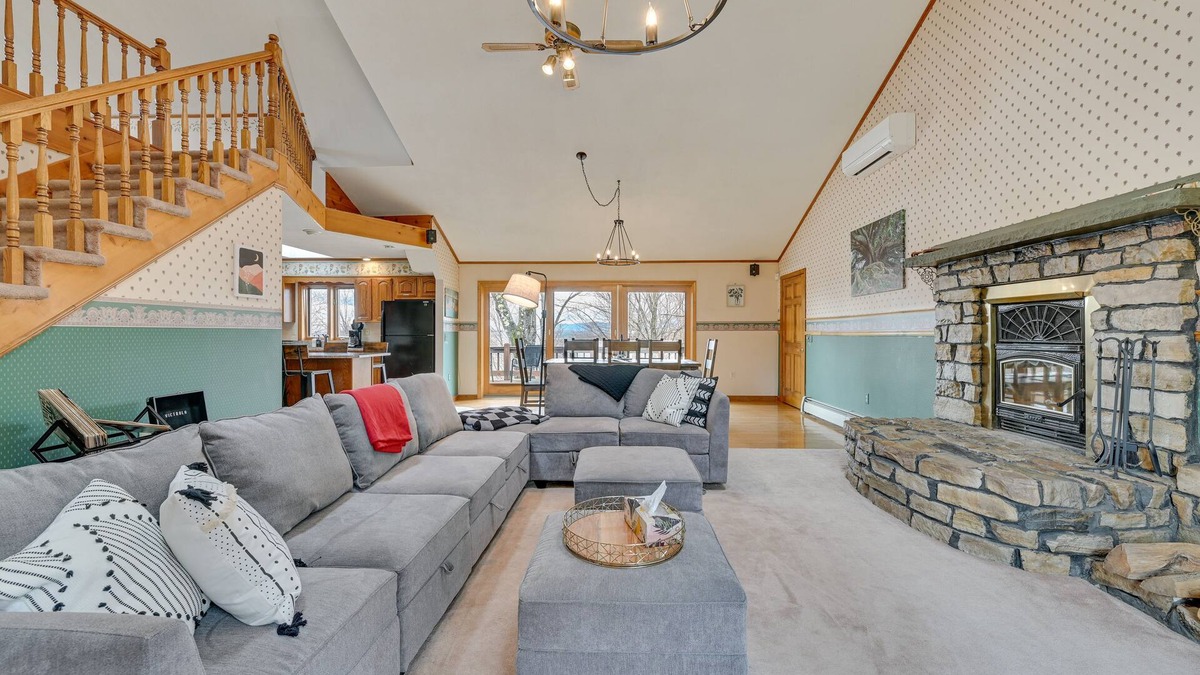 Bennington House | Bennington Home w/Deck ~ 5 Mi to Bald Mountain!