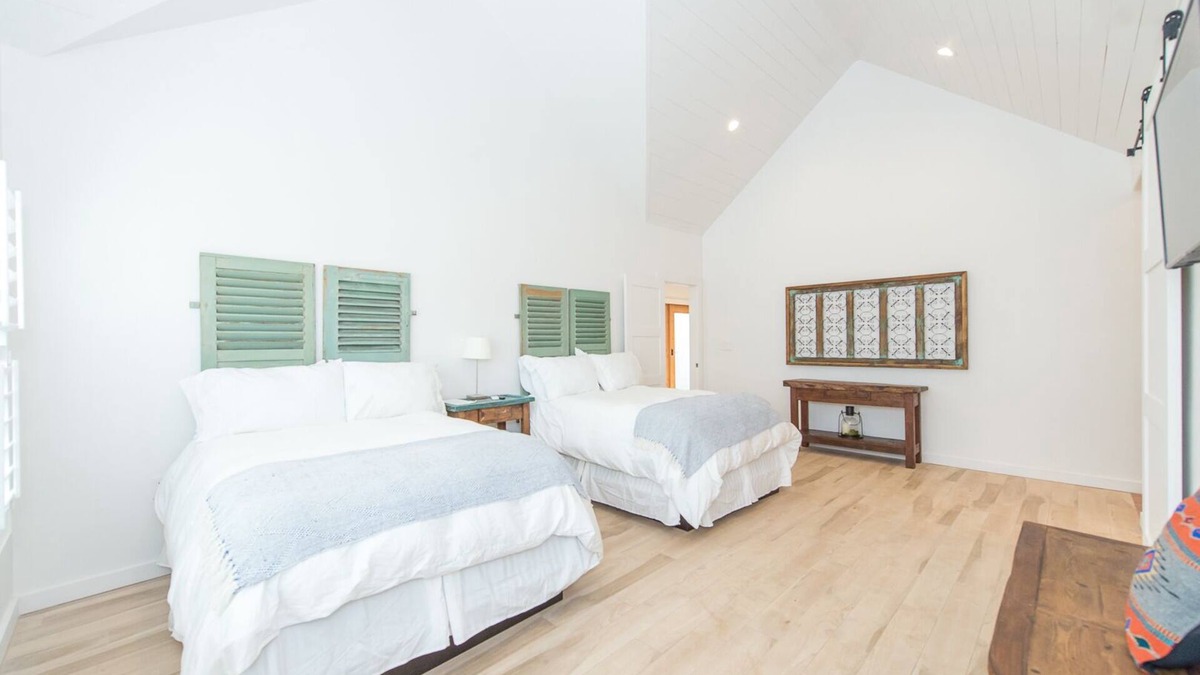 Uvalde House | Benson Guest House