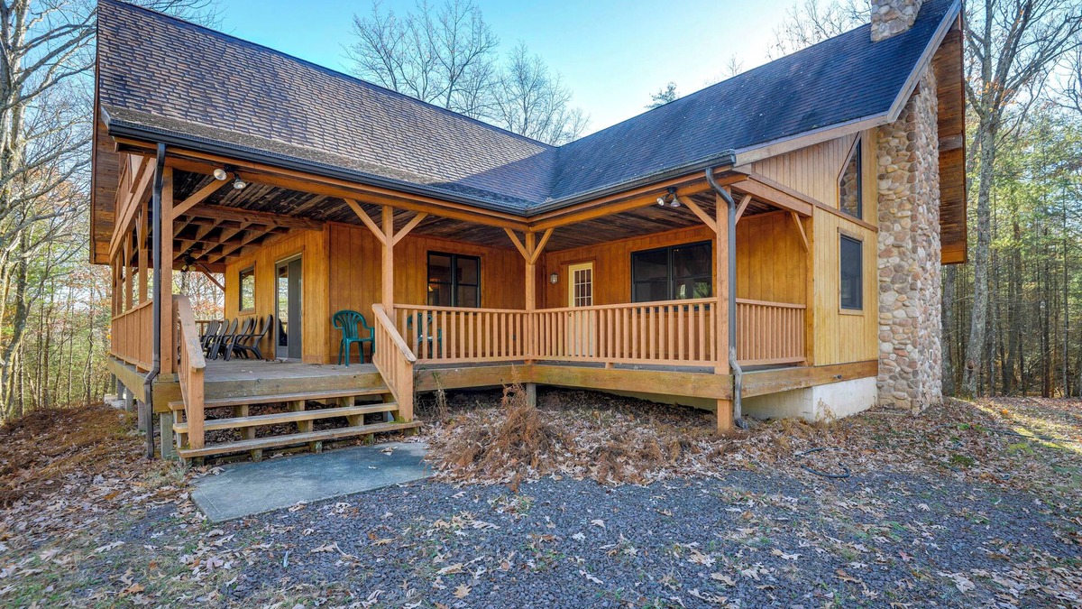 Benton House | Benton Home on 50 Acres w/Private Deck & Views!