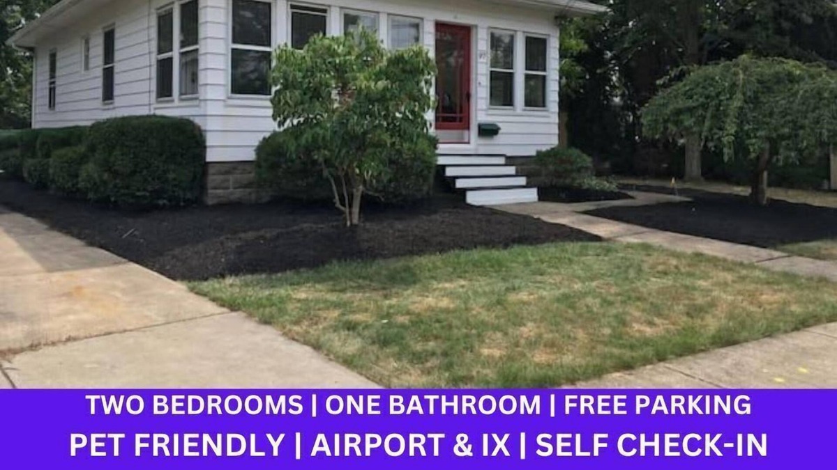 Berea House | Berea BaldwinWallace - Pet Friendly Cottage
