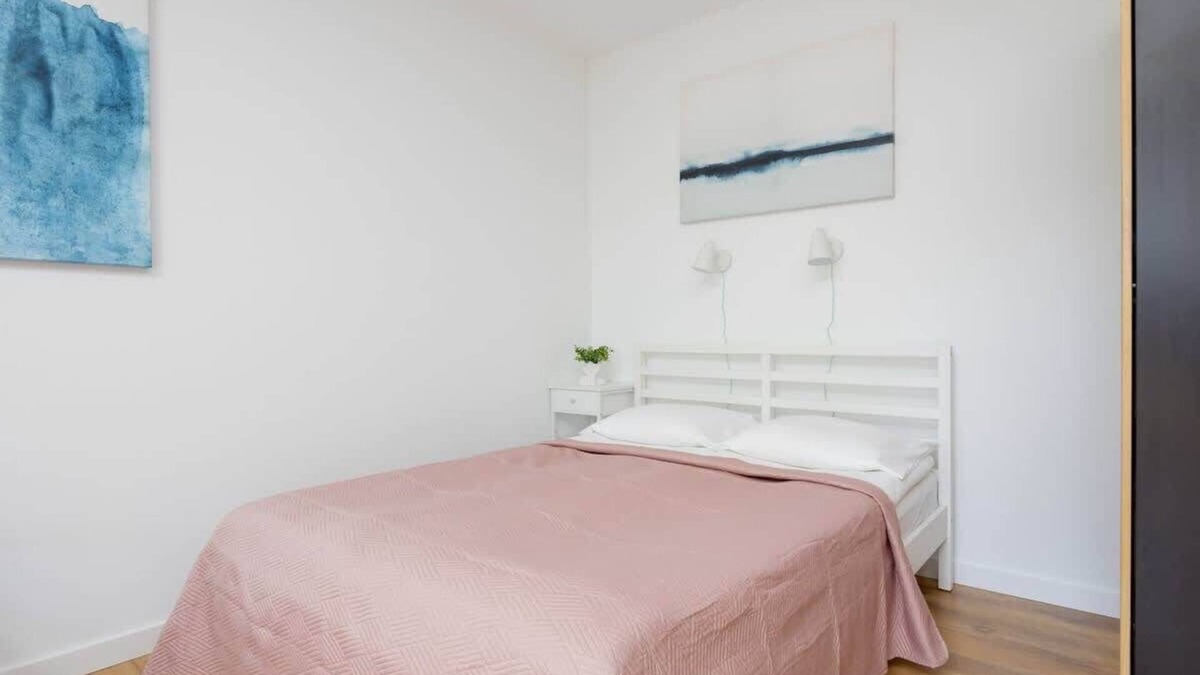Bialoleka Apartment | Berensona 10A | Well-equipped Studio | Parking