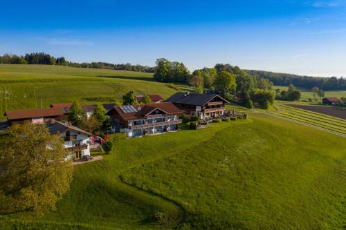 Rimsting Hotel | Berg Hotel Weingarten Garni