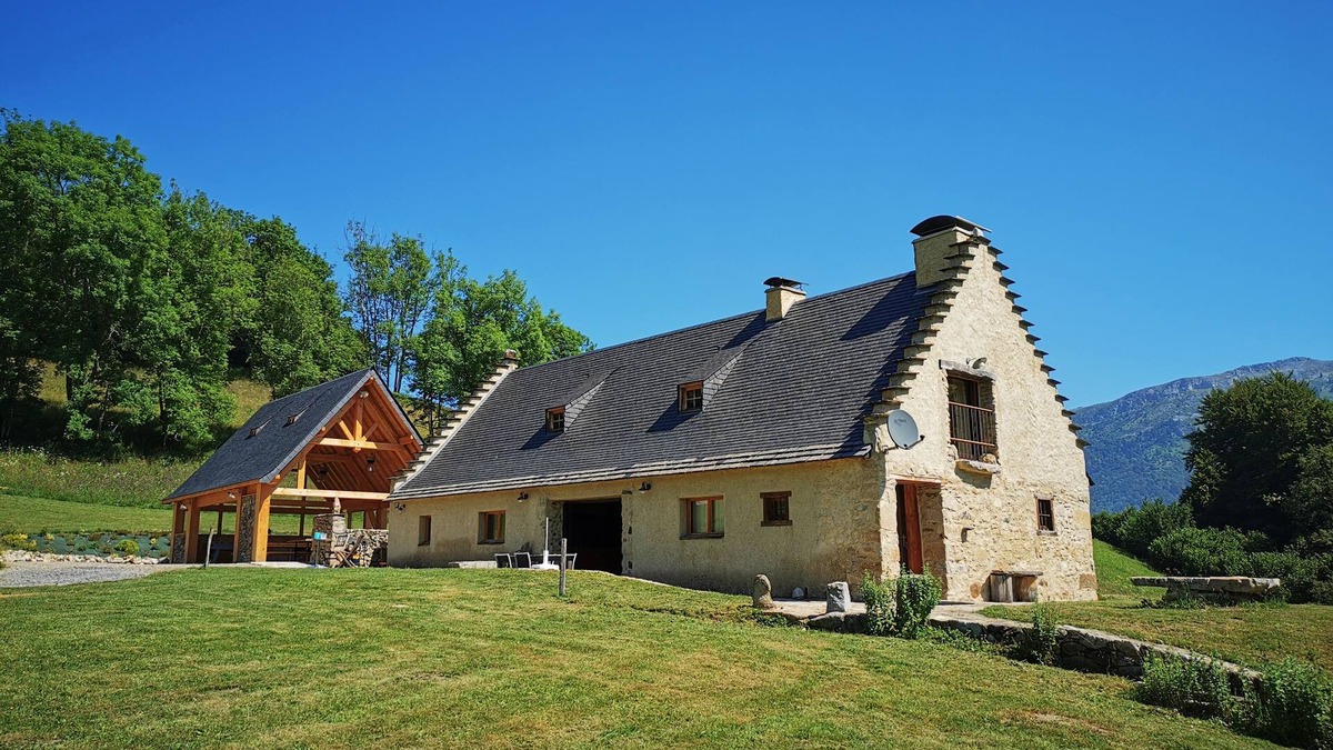 Campan House | Bergerie des 3 Sources in an exceptional environment the Sarrat de bon