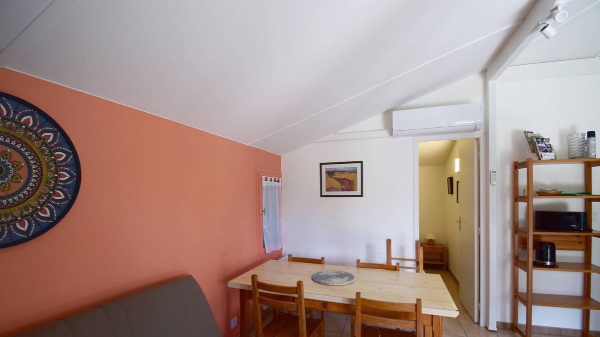 Le Mas-dAgenais Ski Chalet | Bergeronnette - Village de 10 gîtes, style chalets en pin