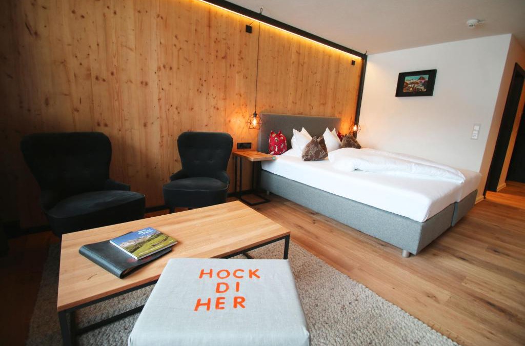 Flirsch Hotel | Berghotel Basur - Das Schihotel am Arlberg