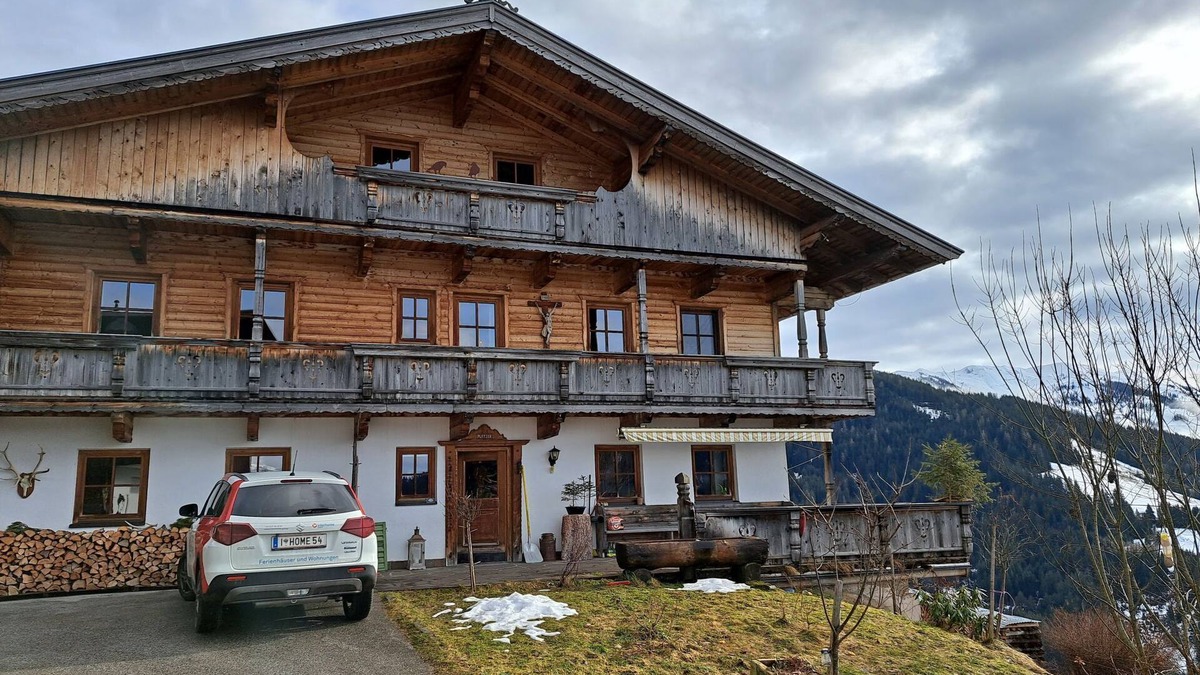 Sonnenberg Apartment | Bergpanorama by Interhome