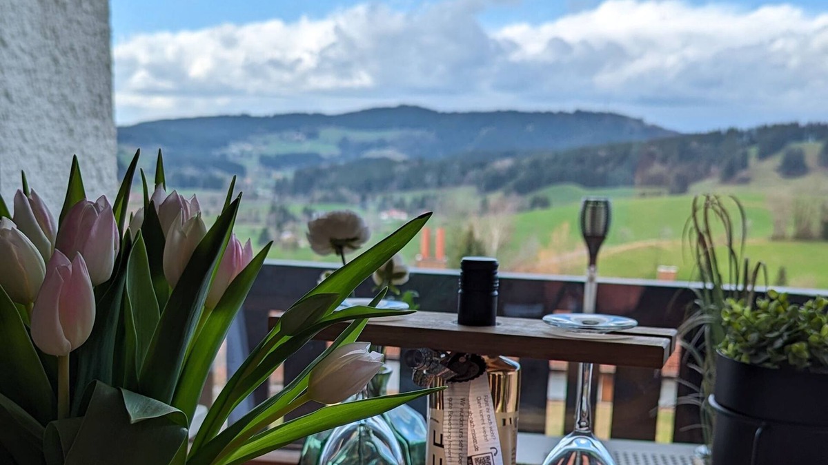 Missen-Wilhams Apartment | Bergzeit vacation apartment with pool and sauna, right by the ski lift