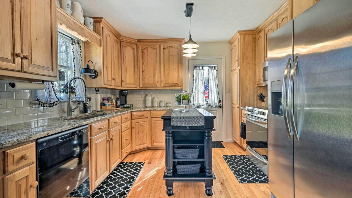 Berkeley Springs Cottage | Berkeley Springs Vacation Home w/Fire Pit!
