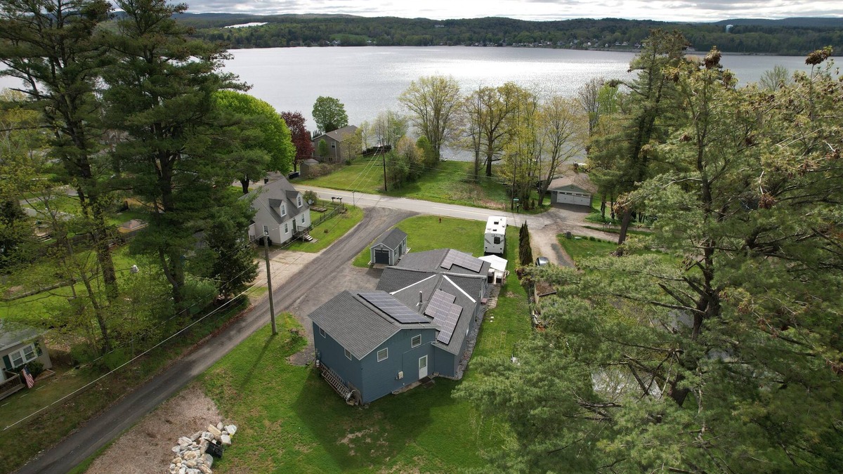 Pittsfield House | Berkshires Lake View, Hot Tub, Large Open Great Room, Lrg Kitchen