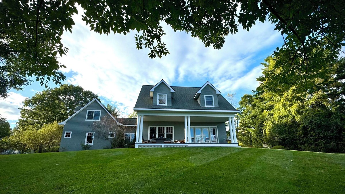 Great Barrington House | Berkshires Retreat with Fall Foliage, Views & Cozy Fireplace Near Town. nn