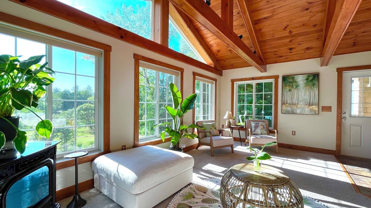 Richmond House | Berkshires sanctuary with outdoor living area & firepit. 8minutes to Tanglewood!