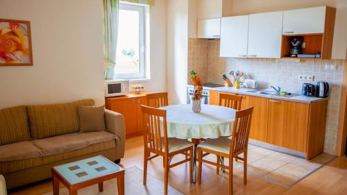 Bukfurdo Apartment | Bernadett Villa Apartman 2